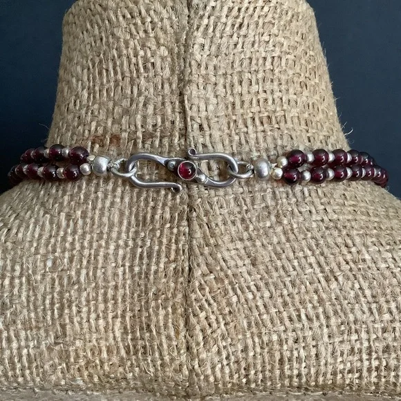 Vintage 925 s silver genuine garnet beaded necklace.
